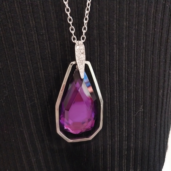 Jewelry - Purple Glass Stone Pendant on Silver Tone Chain Necklace